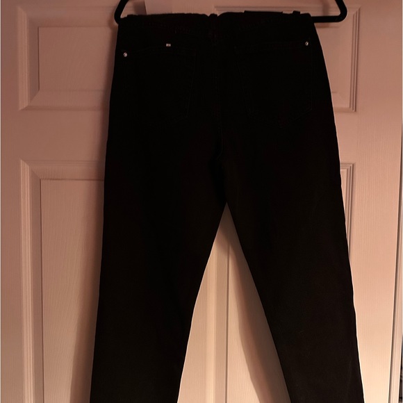 New Zara Mom Fit Jean - Picture 1 of 6